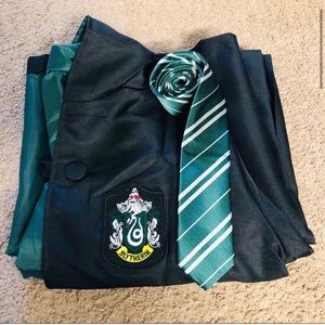 BUNDLE NEW UNISEX Slytherin robe + tie